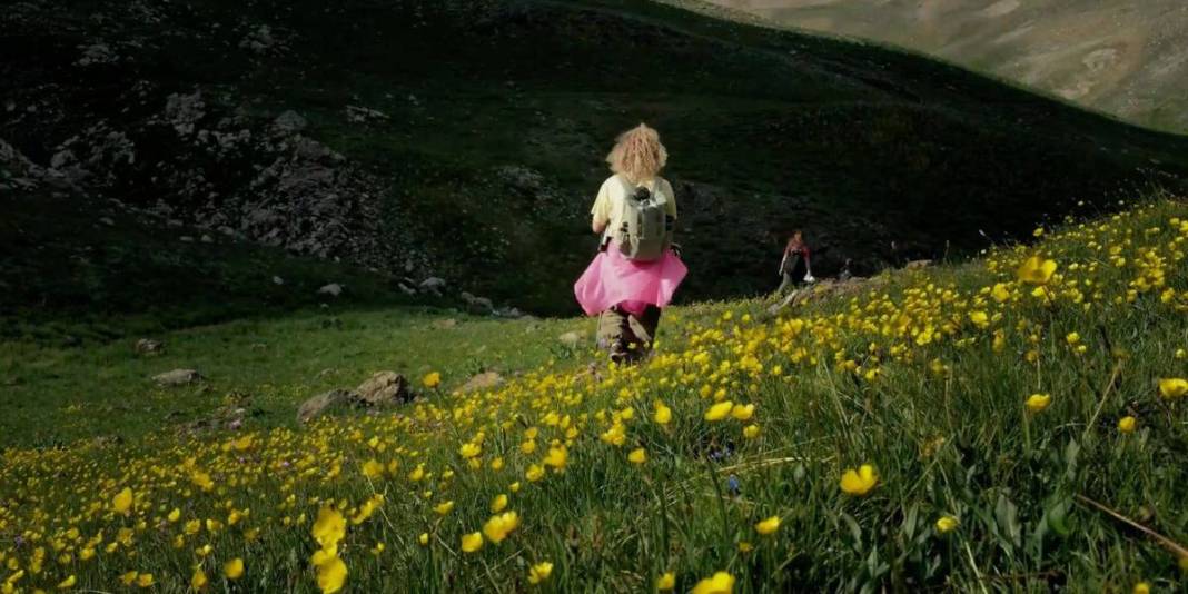Kartpostal gibi dursa da gerçek! Erzincan’ın 2.500 rakımlık yaylası göz kamaştırıyor 2
